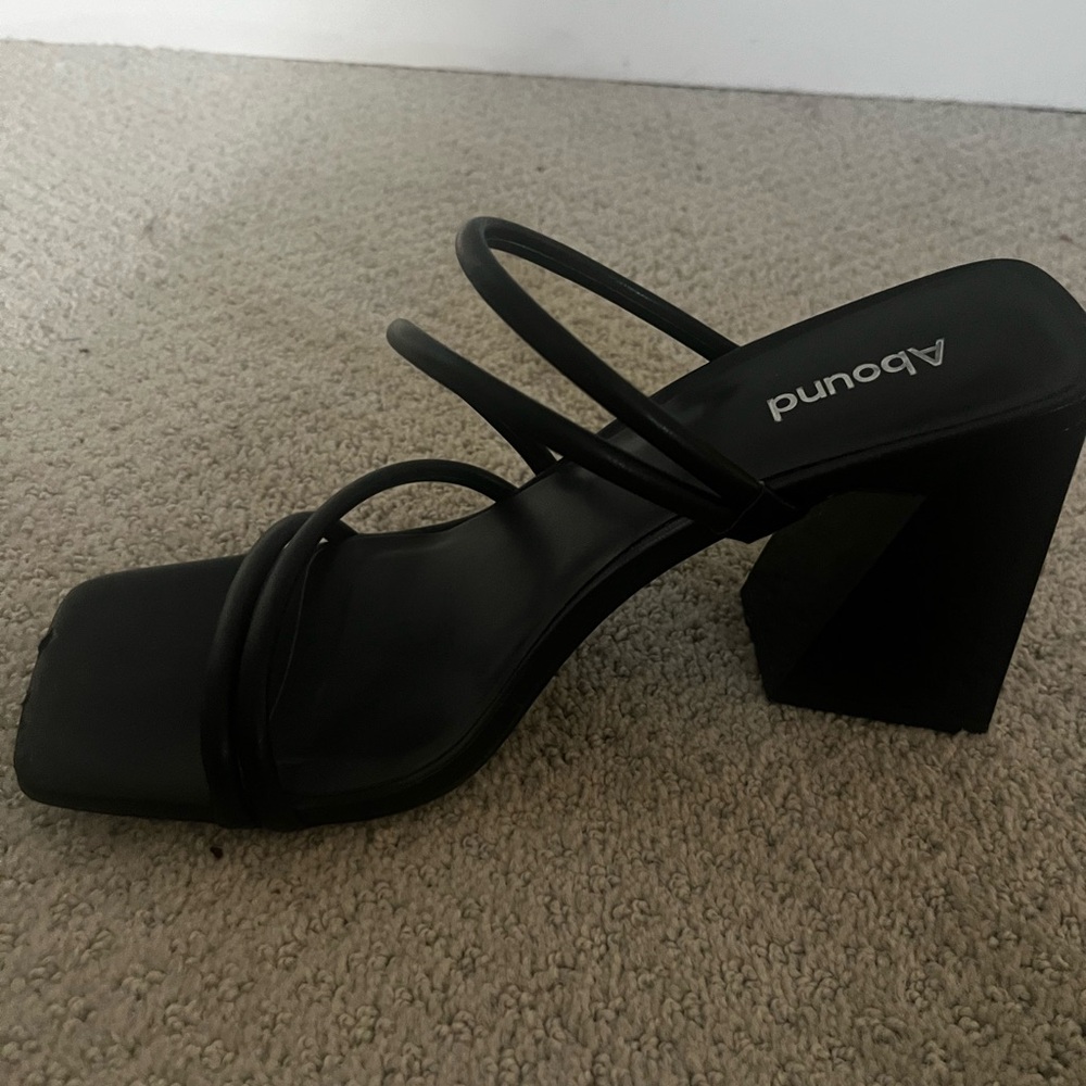 Abound heels size 9